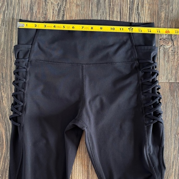 All in Motion Black Brushed Sculpt High Rise Leggings Womens L Criss Cross Sides - Picture 7 of 10
